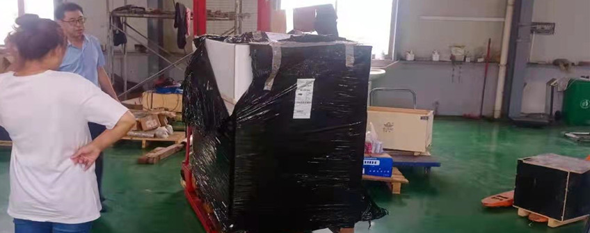 意大利注塑机配件上；〗谇骞
